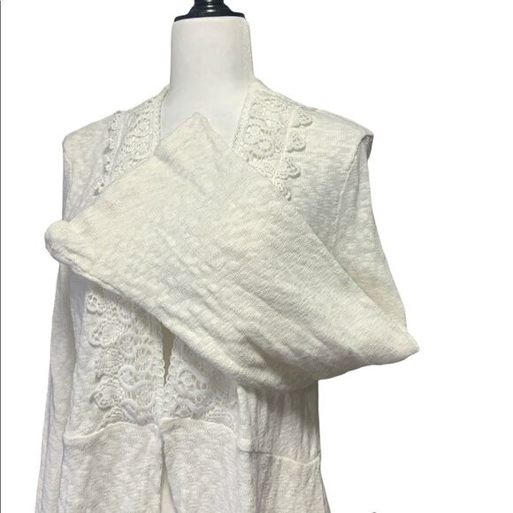 🆕 Suzanne Betro White Lace Accent Open Cardigan - Picture 9 of 10